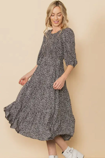 Regular size Smocked chest 3/4 sleeve tiered midi dress